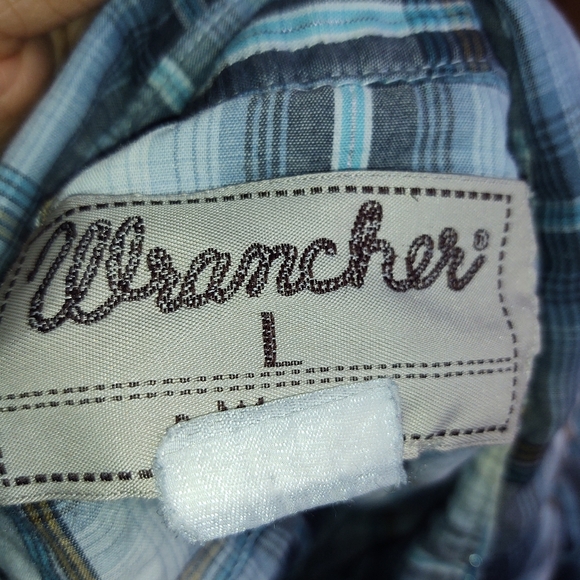 Wrancher Flannel snap button up size Large - Picture 5 of 5